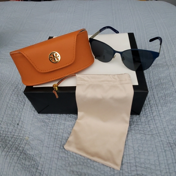 Tory Burch Sunglasses - Picture 1 of 8